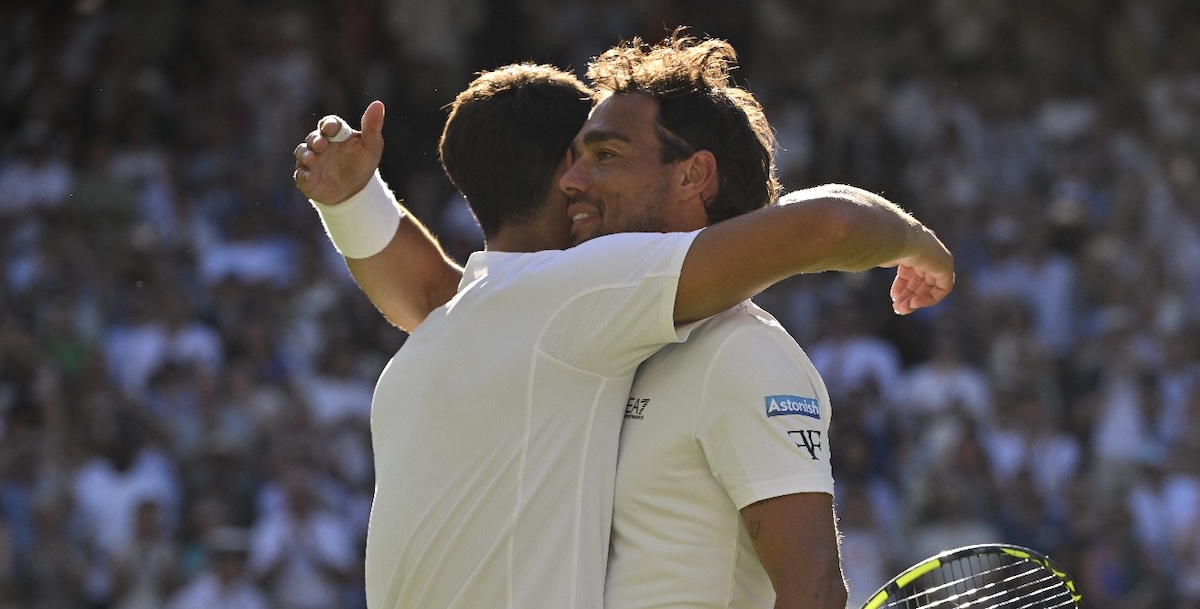 Wimbledon > La grande classe de Carlos Alcaraz après sa victoire en cinq sets contre Fabio Fognini : "Je ne sais pas pourquoi c'est son dernier Wimbledon. Vu le niveau qu'il a montré, il peut encore jouer trois ou quatre ans. C'est incroyable"