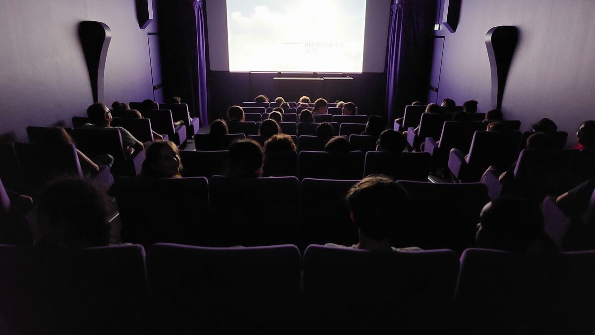 Île-de-France : le CinéMo, une salle de cinéma gratuite et modulable de 72 places, va sillonner les villages