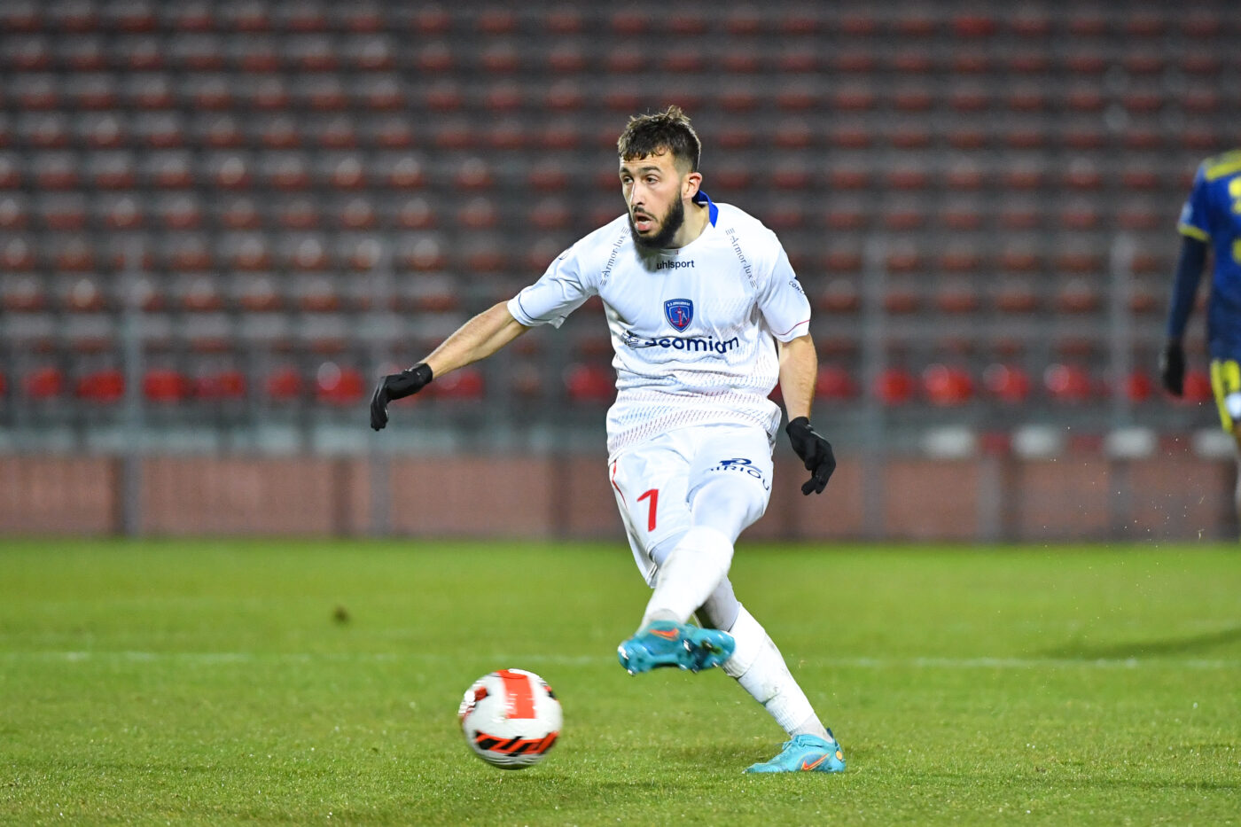 Faïssal Mannaï : « Pouvoir dire à mon fils que j’ai joué pour Bordeaux, c’est beau » - France - Girondins de Bordeaux