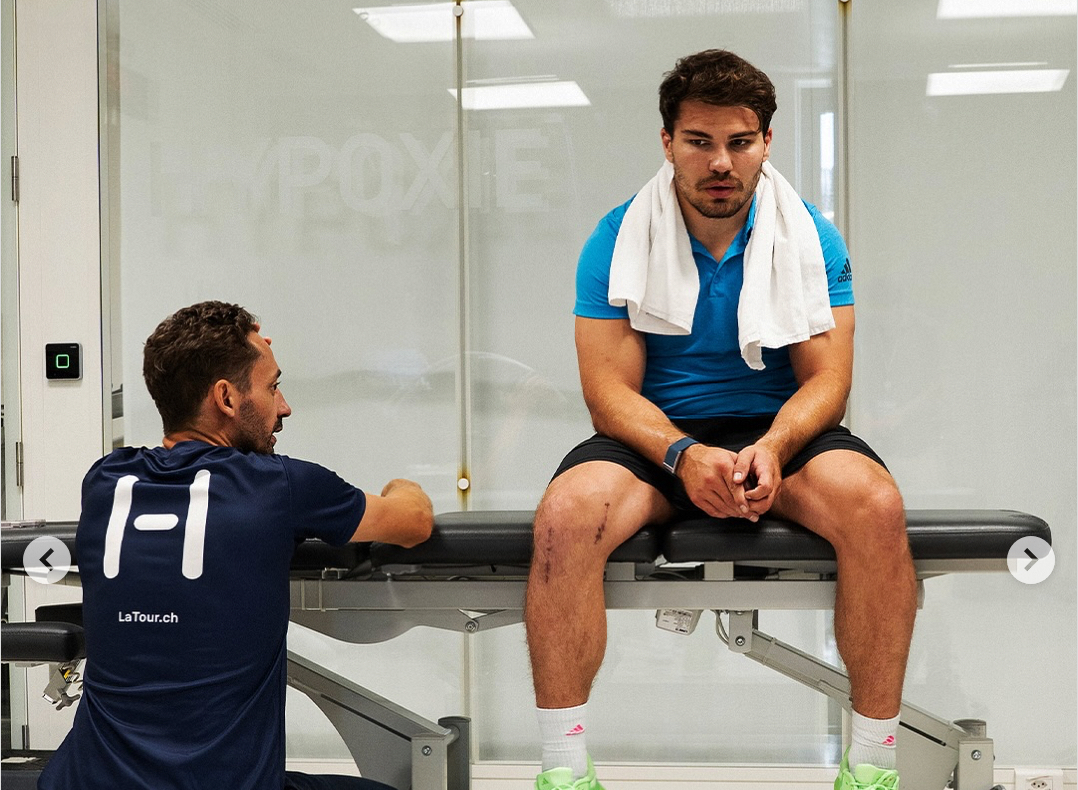Antoine Dupont a décidé de quitter temporairement la France pour préparer son grand retour à la compétition !