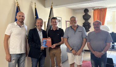 Un patrimoine républicain mis à l’honneur : remise du livre “Marianne du Gard” en mairie de Laudun-l’Ardoise