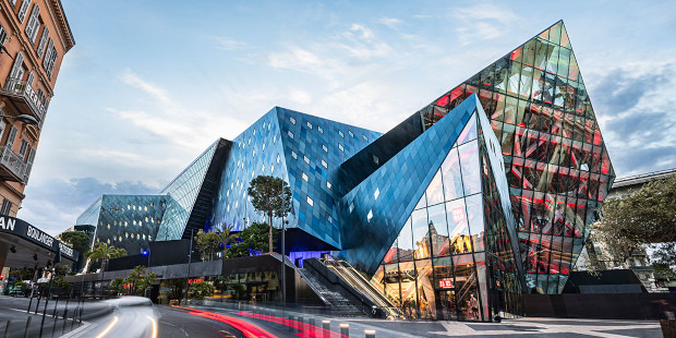 Nice. Iconic se fait une place au soleil…