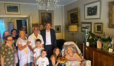 Une habitante de Nice célèbre ses 105 ans entourée de sa famille
