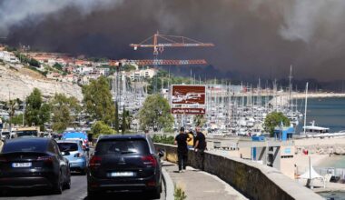 en proie aux incendies, Marseille coupé du monde – Libération