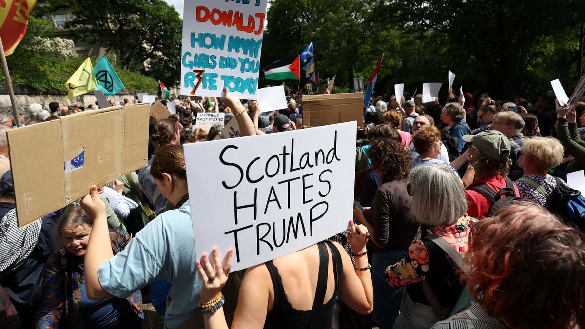 « L’Écosse déteste Trump » : des manifestations organisées à Édimbourg contre le président américain, occupé à jouer au golf