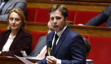 Le député Pieyre-Alexandre Anglade d'Ensemble pour la République s'exprime lors d'une séance de questions au gouvernement à l'Assemblée nationale, à Paris, le 13 mai 2025