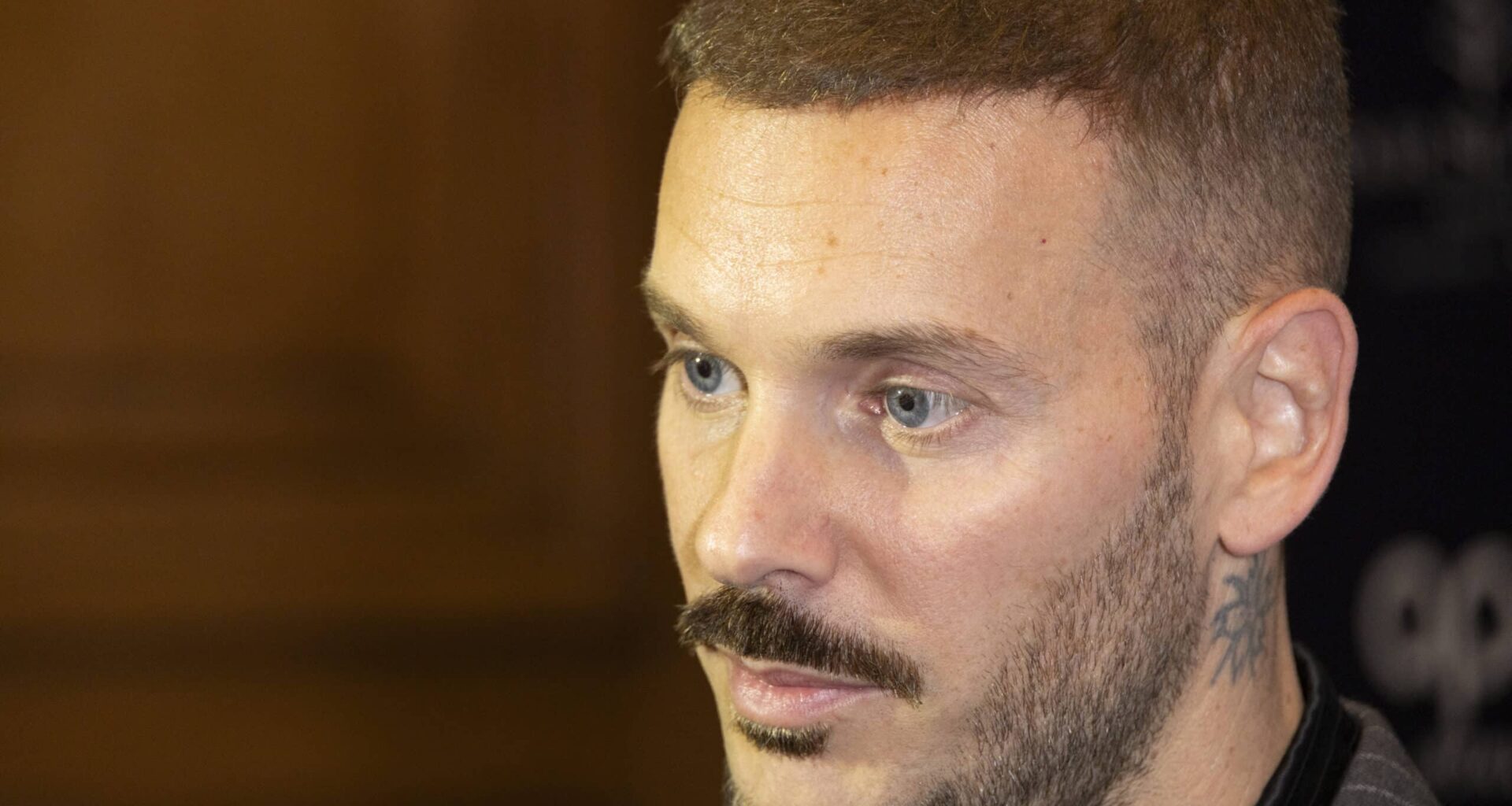 M. Pokora dans une nouvelle fiction sur TF1 : associations historiques et familles des Martyrs montent au créneau, le projet en péril ?