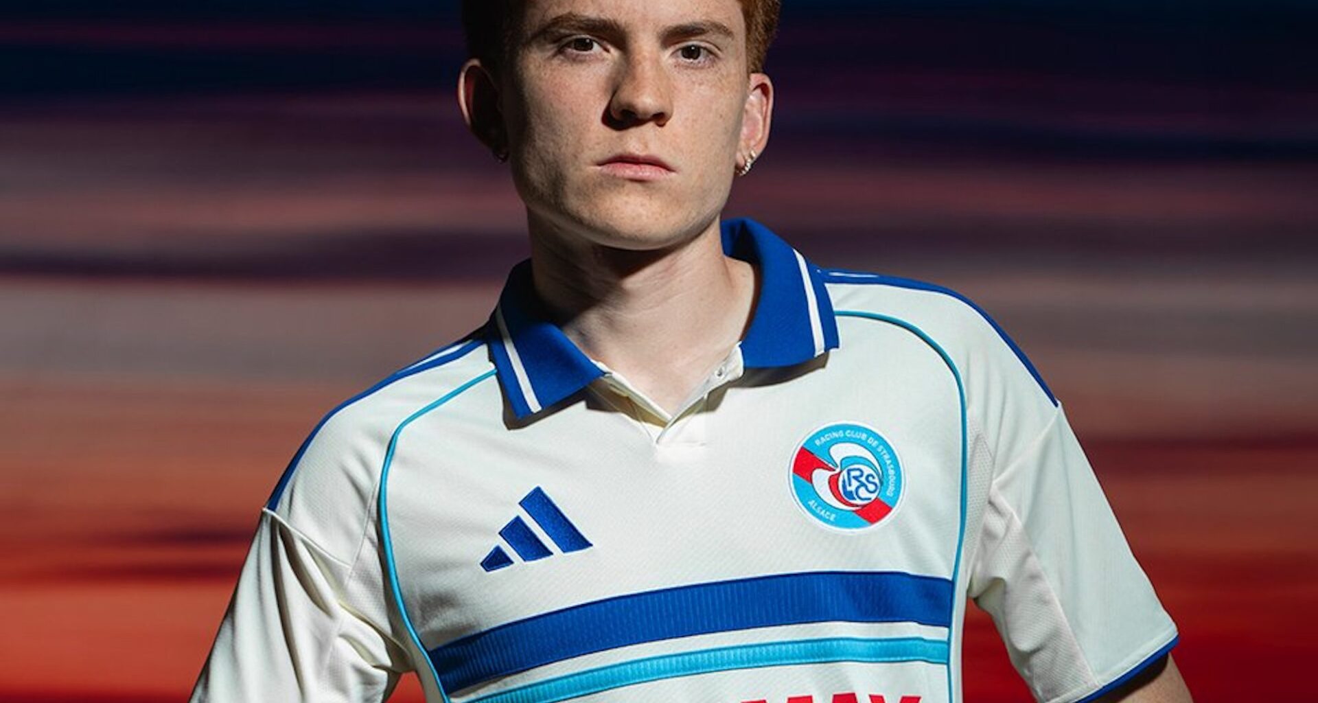 RC Strasbourg. Look rétro, le maillot extérieur 2025-26 est sorti