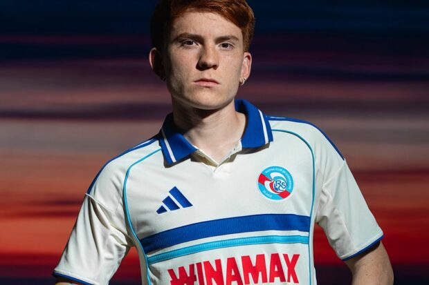 RC Strasbourg. Look rétro, le maillot extérieur 2025-26 est sorti