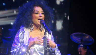 Diana Ross en concert à l’Accor Arena : à 81 ans, la diva soul a fait danser ses fans à plein tubes