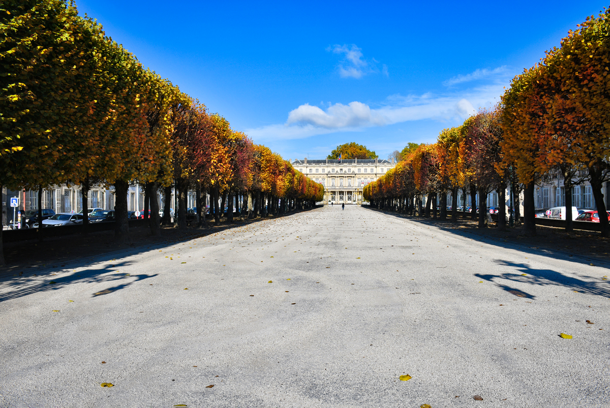 Automne à Nancy : la place de la Carrière © French Moments