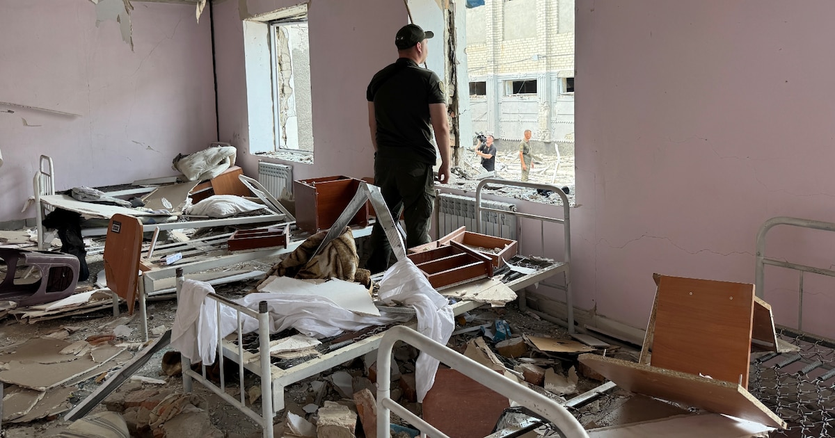 Un dortoir de l'établissement pénitentiaire de Bilenke, en Ukraine, attaquée par la Russie le 29 juillet 2025