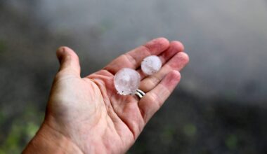 Les images impressionnantes de l'orage de grêle qui s'abat sur les hauteurs des Alpes-Maritimes