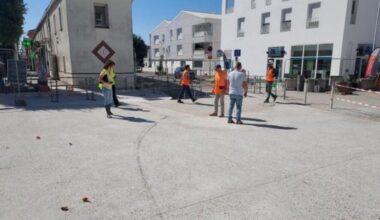 Le béton n’était pas encore sec : un intrus dégrade le chantier de cette place, près de