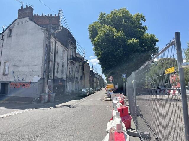 photo les travaux du boulevard de cardiff ont entraîné la fermeture du passage vers la rue bougainville, dont la circulation est passée en double sens pendant les travaux.  ©  ouest-france