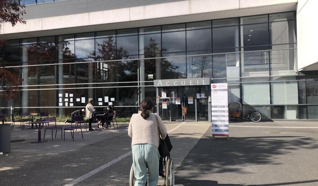 Fuite de produits chimiques dans une clinique à Nantes - Maville