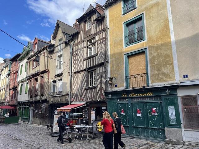 photo l’immeuble, situé au 4, rue saint-michel (avec l’ancien barantic au rez-de-chaussée), est également concerné.  ©  ouest-france