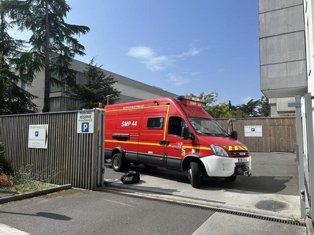 photo le véhicule de secours en milieu périlleux était stationné à proximité ce jeudi matin.  ©  photo presse océan