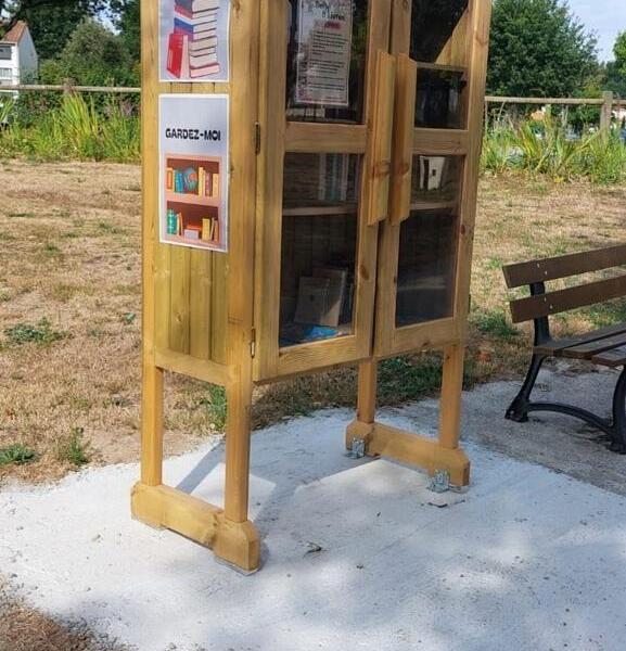 Deux armoires à livres ont été installées à Venansault