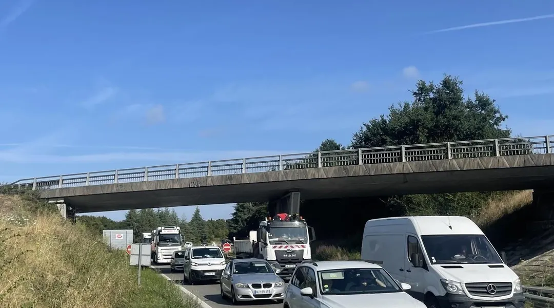 Automobilistes excédés, bouchons… Ça coince à Nantes après la fermeture du pont de Cheviré
