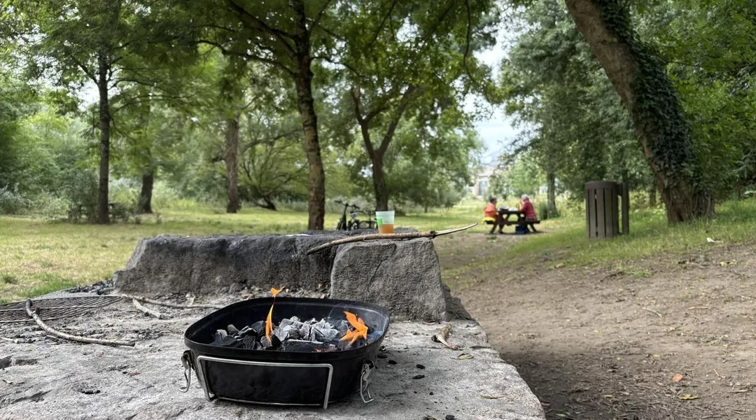 Une envie de grillades, cet été ? On vous aide à trouver des barbecues en accès libre à Nantes