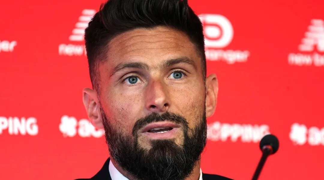 Quand Olivier Giroud choisit la chanson Aïcha pour son bizutage à Lille… mais oublie les paroles