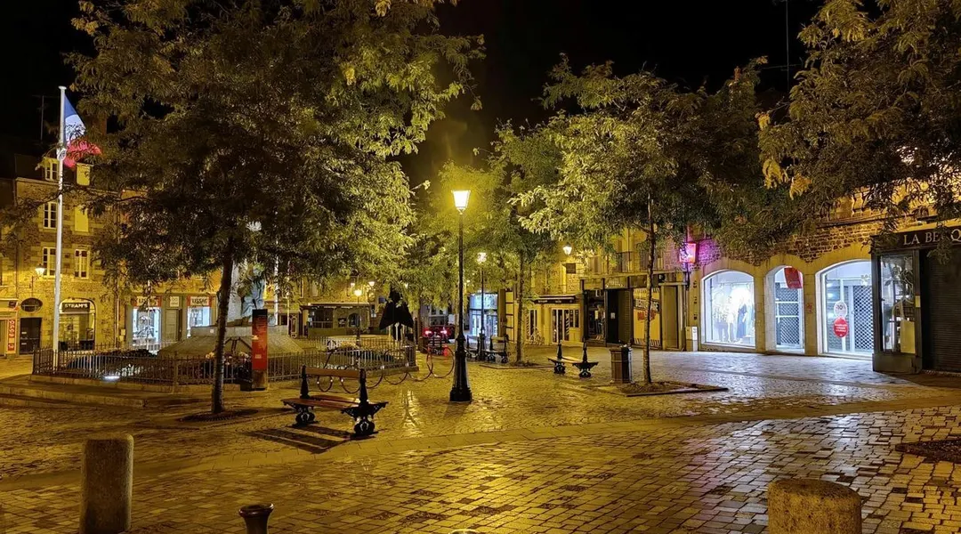 L’éclairage public nocturne a nettement diminué entre 2014 et 2024 en France