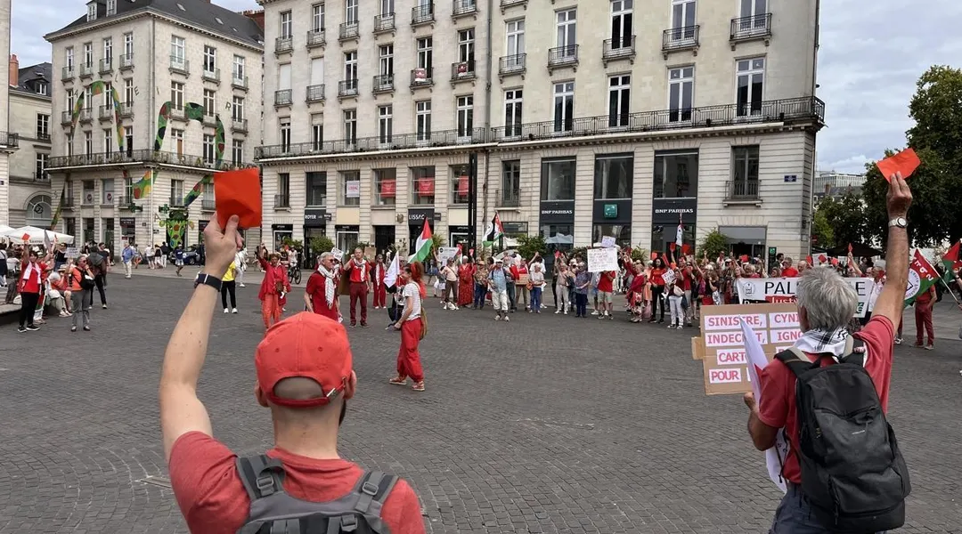 À Nantes, près de 80 personnes mettent un carton rouge aux « acteurs du massacre » à Gaza