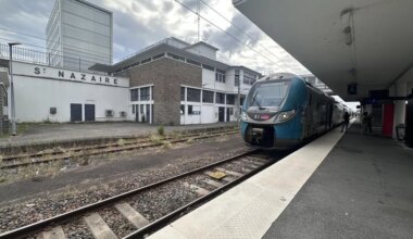 L’homme divaguait le long des voies ferrées, des trains stoppés entre Nantes et Saint-Nazaire