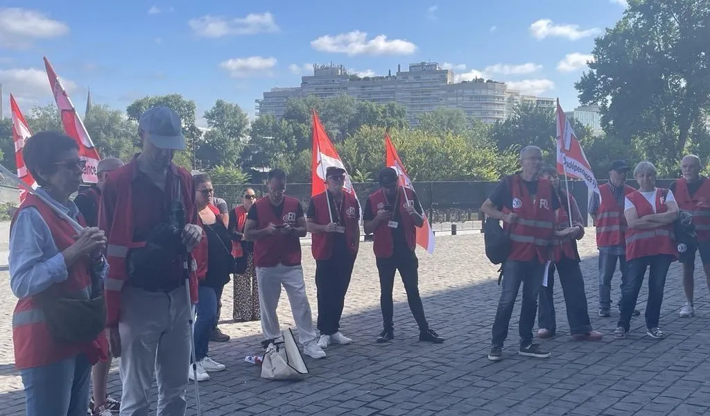 Bug de la CPAM en Loire-Atlantique et Vendée : des victimes manifestent devant le tribunal de