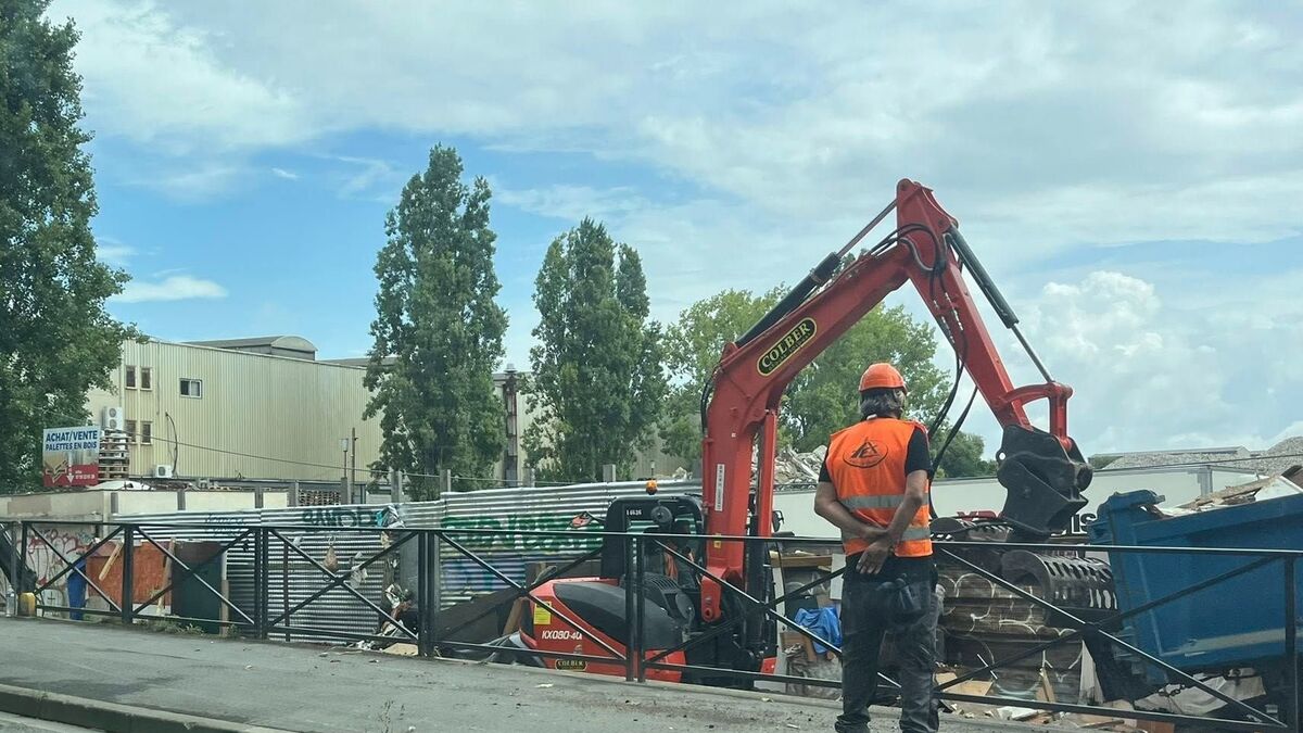 « Une situation devenue insoutenable » : le campement de Roms en lisière du Bourget démantelé