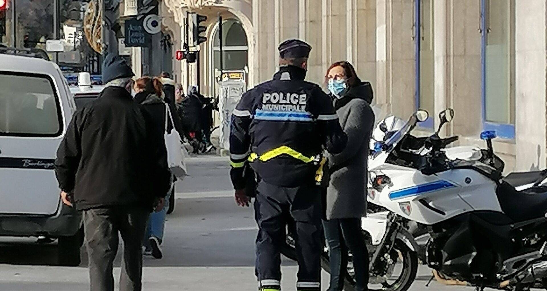DEUX POLICIERS MUNICIPAUX LOURDEMENT SANCTIONNÉS POUR AVOIR FAIT LEUR TRAVAIL