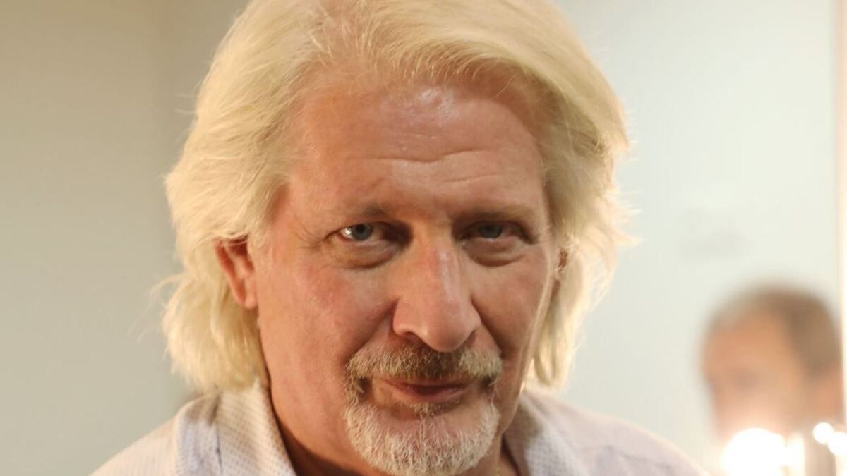 Patrick Sébastien accusé d’acte sexuel sur scène au Cap d’Agde : l’artiste dément et évoque une fellation « mimée »
