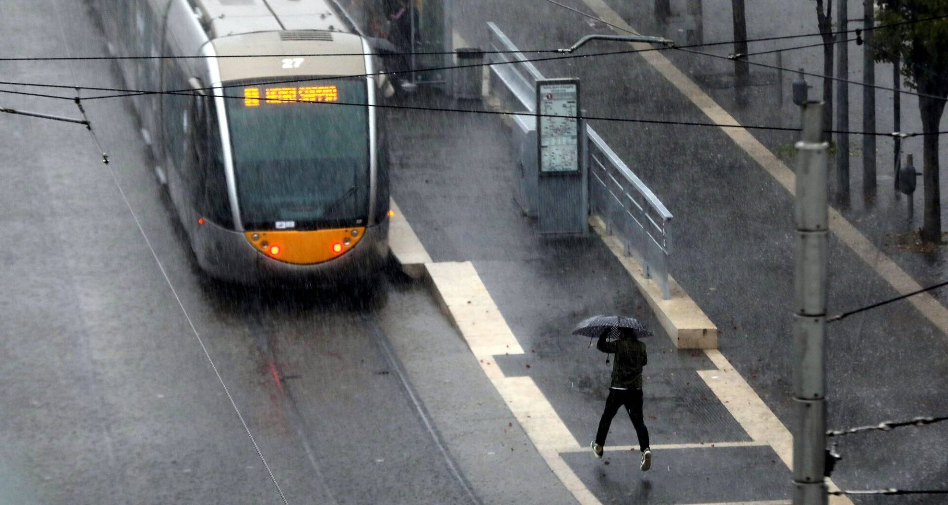 "Une série qui entre dans l'histoire climatologique": la pluie est enfin de retour à Nice... mais pas suffisamment