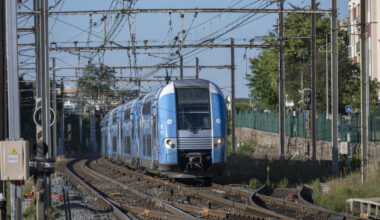 « Chacun joue au petit chemin de fer » : à Marseille, les cheminots manifestent contre les premiers TER de Transdev