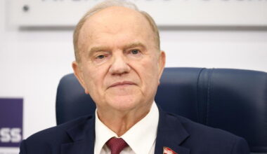 Quand le parti communiste russe condamne le rapport Khrouchtchev et réhabilite Staline