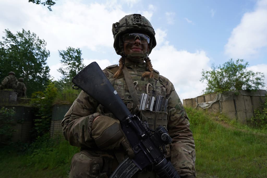 Face à la menace russe, le service militaire rendu obligatoire pour les femmes au Danemark © James Brooks/AP/SIPA