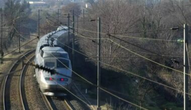 La foudre tombe sur une installation électrique, plusieurs TGV en direction de la Gare de Lyon accusent un lourd retard