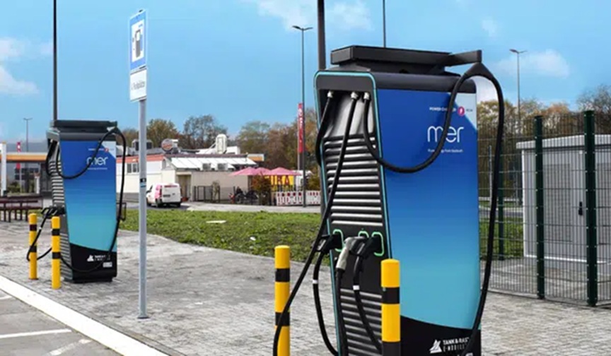 Le réseau britannique de recharge des VE s'étend de 27 % en un an pour atteindre plus de 82 000 points de charge publics