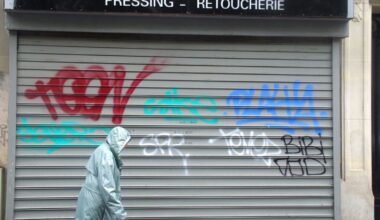 Des fresques contre les graffitis : Paris veut aider ses commerces à lutter contre les tags « sauvages »