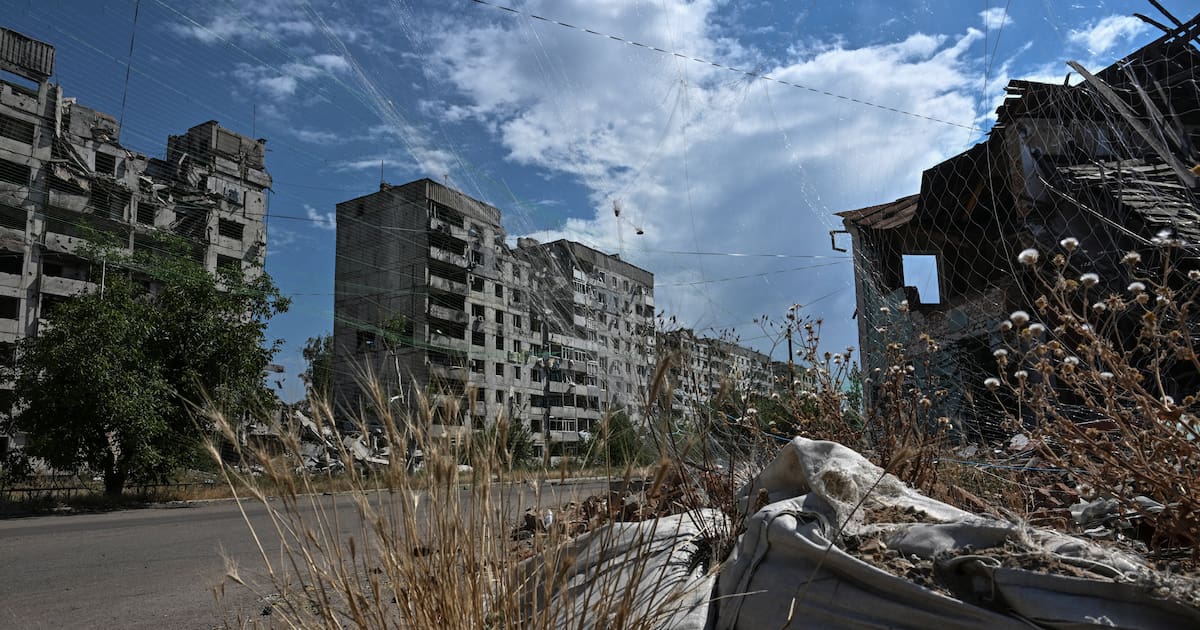au moins 25 morts dans des frappes russes nocturnes, dont 17 contre une colonie pénitentiaire – Libération