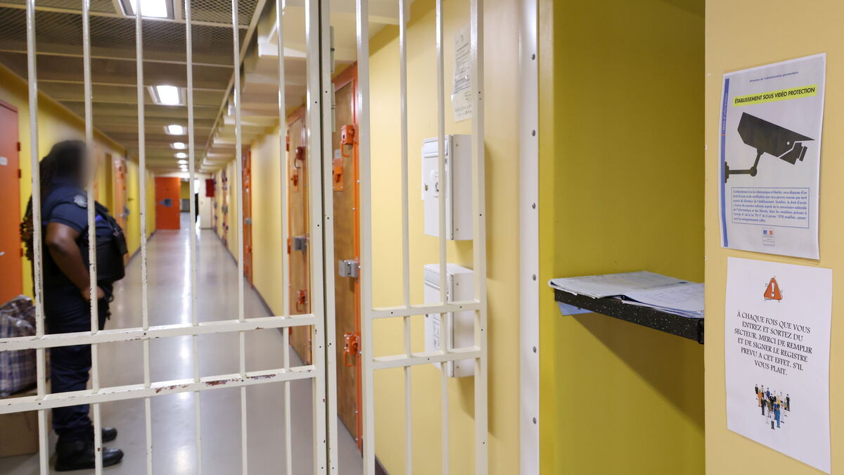 Près de Lyon, un détenu s’évade de prison en se cachant dans le sac de son codétenu