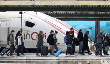 Un TGV Brest-Paris oublie un arrêt : 80 passagers restent à quai et 10 ne peuvent en descendre