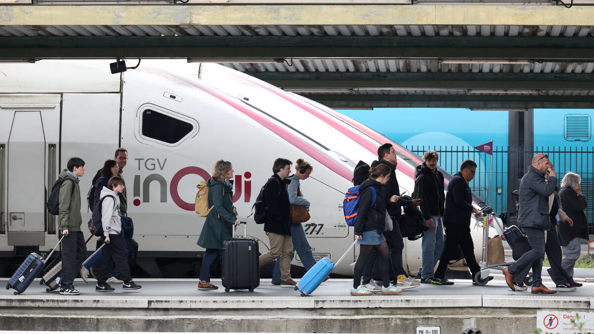 Un TGV Brest-Paris oublie un arrêt : 80 passagers restent à quai et 10 ne peuvent en descendre