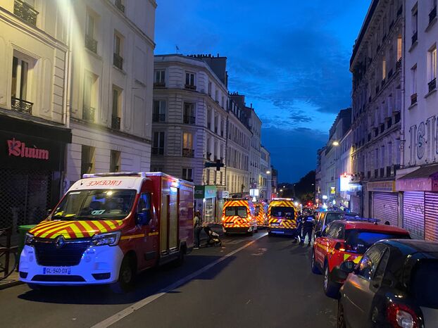 La rue a été en partie bouclée après l'accident ayant fait 11 blessés légers. LP/Benoît Daragon