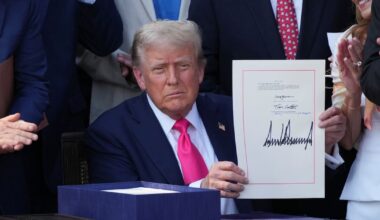 Trump acte 30 % de surtaxes contre l’UE au 1er août, l’Europe «prête» à négocier mais prépare ses «contre-mesures» – Libération