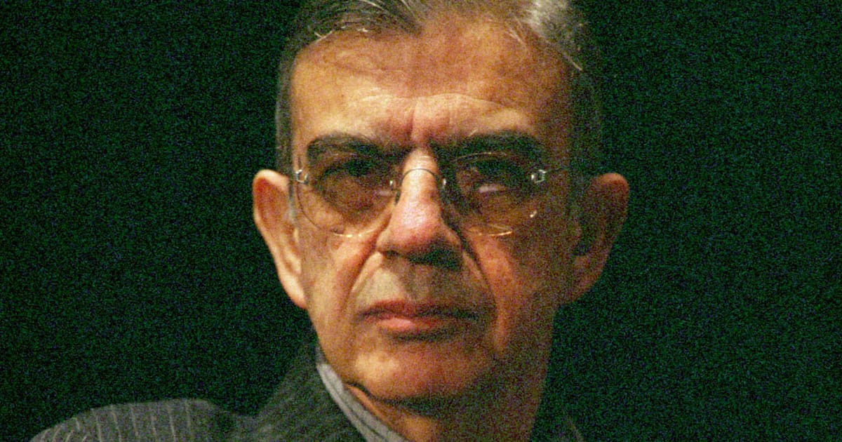 Mènis Koumandarèas, Capitaine mystères – Libération