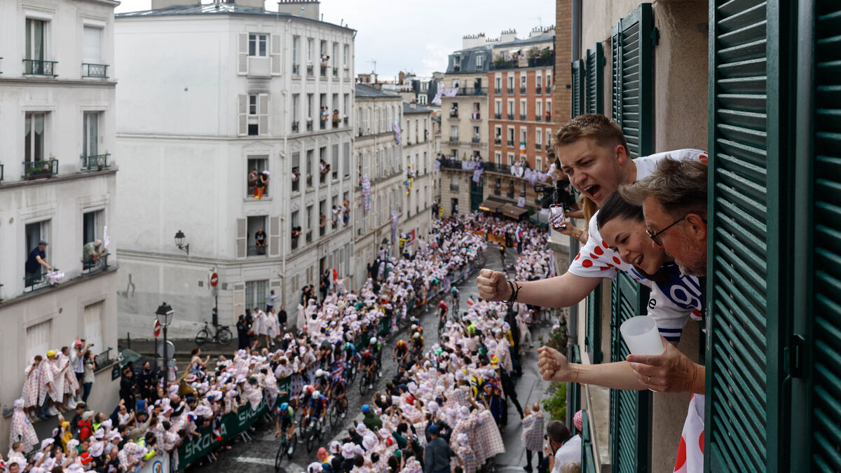 « Un moment unique, c’était fou » : malgré la pluie, la rue Lepic s’est complètement enflammée pour le Tour