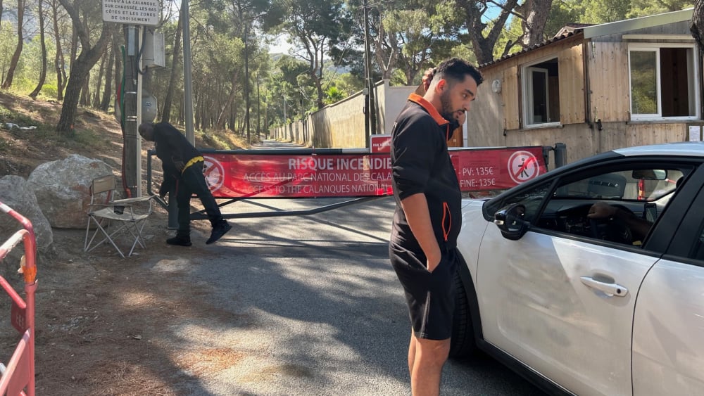 l'interdiction d'accès aux calanques de Marseille frustre les vacanciers