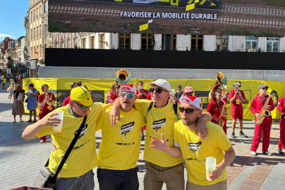 L'esprit de fête était au rendez-vous, chez ces fans du Tour de France.